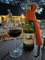 Moyoni Africa Lodge & Tours