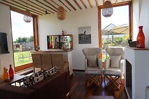 Moyoni Africa Lodge & Tours