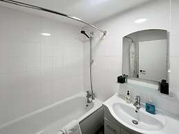 Bright & Modern 1-bedroom Flat in Central Brighton 2 Single Beds Walk