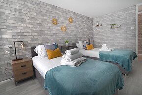 Bright & Modern 1-bedroom Flat in Central Brighton 2 Single Beds Walk