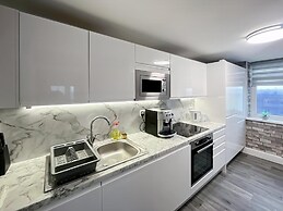 Central Brighton 2-bedroom Apartment 1 Double & 2 Single Beds Sleeps 4