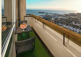 Central Brighton 2-bedroom Apartment 1 Double & 2 Single Beds Sleeps 4