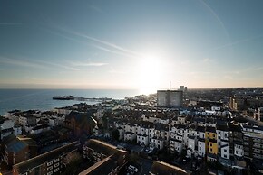 Central Brighton 1-bedroom Flat Modern & Bright Walk to Beach Sleeps 2