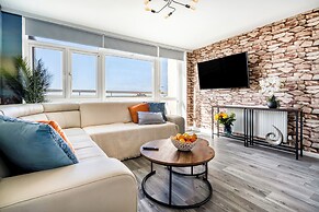 Central Brighton 1-bedroom Flat Modern & Bright Walk to Beach Sleeps 2