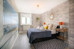Central Brighton 1-bedroom Flat Modern & Bright Walk to Beach Sleeps 2