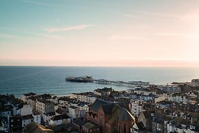 Central Brighton 1-bedroom Flat Modern & Bright Walk to Beach Sleeps 2