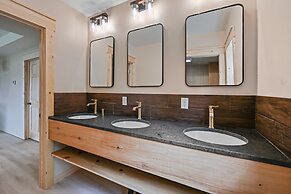 Sand Bar Resort in Suring