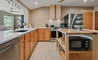 Sand Bar Resort in Suring