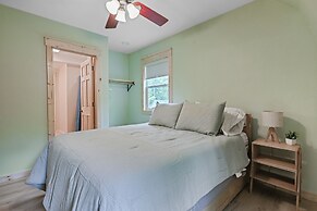 Sand Bar Resort in Suring