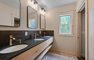 Sand Bar Resort in Suring