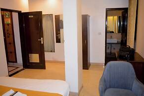 Hotel Delhi Empire dx