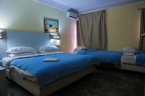 Hotel Tazi-Traditional Riad