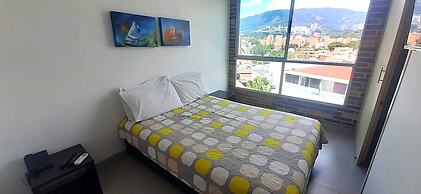 Mingle with the beautiful Paisas