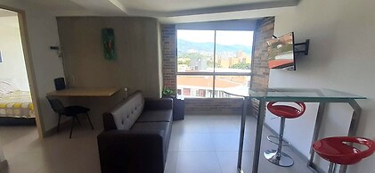 Mingle with the beautiful Paisas