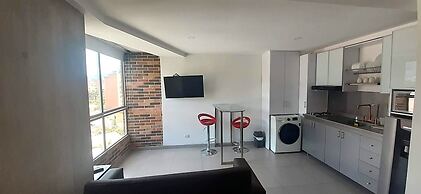 Mingle with the beautiful Paisas