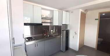 Mingle with the beautiful Paisas