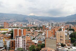 Cold AC K Fast WiFi Medellin Paradise