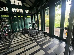 Modern-cozy 2bedrooms Plus 2bathrooms at the Swan Lake Khao Yai Nation