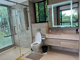 Modern-cozy 2bedrooms Plus 2bathrooms at the Swan Lake Khao Yai Nation