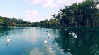 Modern-cozy 2bedrooms Plus 2bathrooms at the Swan Lake Khao Yai Nation