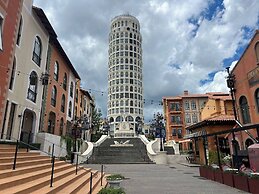 Modern-cozy 2bedrooms Plus 2bathrooms at the Swan Lake Khao Yai Nation