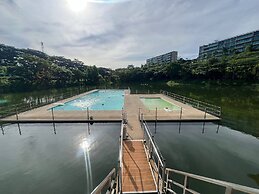 Modern-cozy 2bedrooms Plus 2bathrooms at the Swan Lake Khao Yai Nation