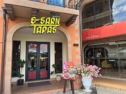 Modern-cozy 2bedrooms Plus 2bathrooms at the Swan Lake Khao Yai Nation