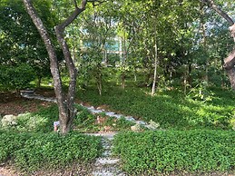 Modern-cozy 2bedrooms Plus 2bathrooms at the Swan Lake Khao Yai Nation