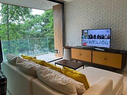 Modern-cozy 2bedrooms Plus 2bathrooms at the Swan Lake Khao Yai Nation