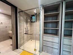 Modern-cozy 2bedrooms Plus 2bathrooms at the Swan Lake Khao Yai Nation