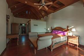 6BR Luxury Retreat in Layan Phuket V159
