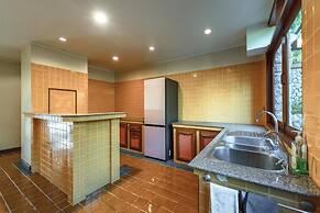 6BR Luxury Retreat in Layan Phuket V159