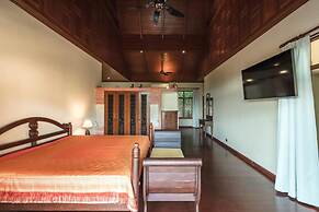6BR Luxury Retreat in Layan Phuket V159