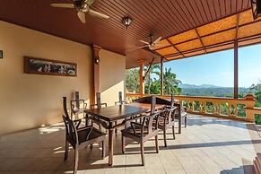 6BR Luxury Retreat in Layan Phuket V159