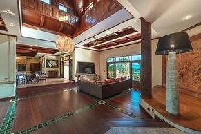 6BR Luxury Retreat in Layan Phuket V159