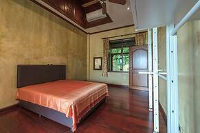 6BR Luxury Retreat in Layan Phuket V159
