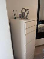Sunny 1 Bedroom Apartment Retreat