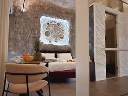 Corona Suite