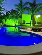 Casa com Piscina - Quartos Privativos