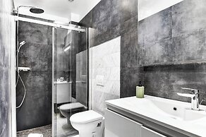 Stylish 1BR by Luxembourg Garden