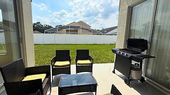 Upstay Stylish 3BR Family-friendly Retreat w Patio