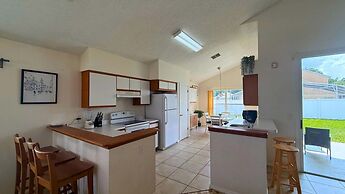 Upstay Stylish 3BR Family-friendly Retreat w Patio