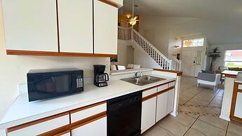 Upstay Stylish 3BR Family-friendly Retreat w Patio