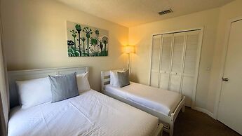 Upstay Stylish 3BR Family-friendly Retreat w Patio