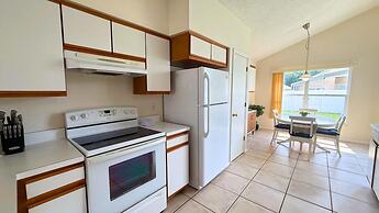 Upstay Stylish 3BR Family-friendly Retreat w Patio