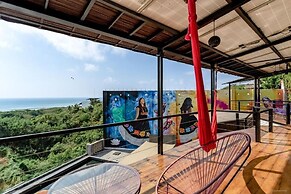 Cabane Container Hotel - Adults Only