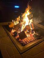 Rustic Cabin Retreat in Bristol Countryside