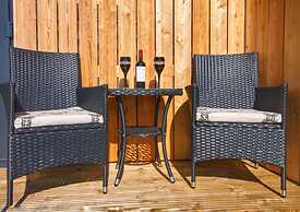 Rustic Cabin Retreat in Bristol Countryside