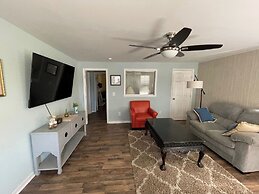 Pet-friendly 2BR Ranch, Wifi, Parking Near RTP