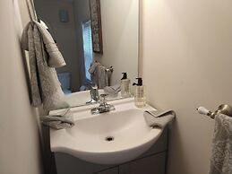 Charming 4BR Cape Cod Near Downtown Cary & Parks